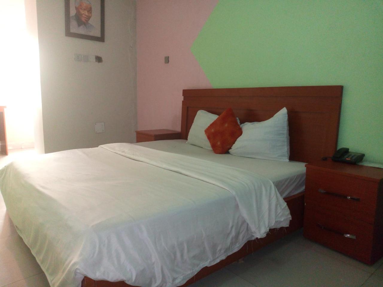 Flamingo Hotel Festac Town Exterior foto